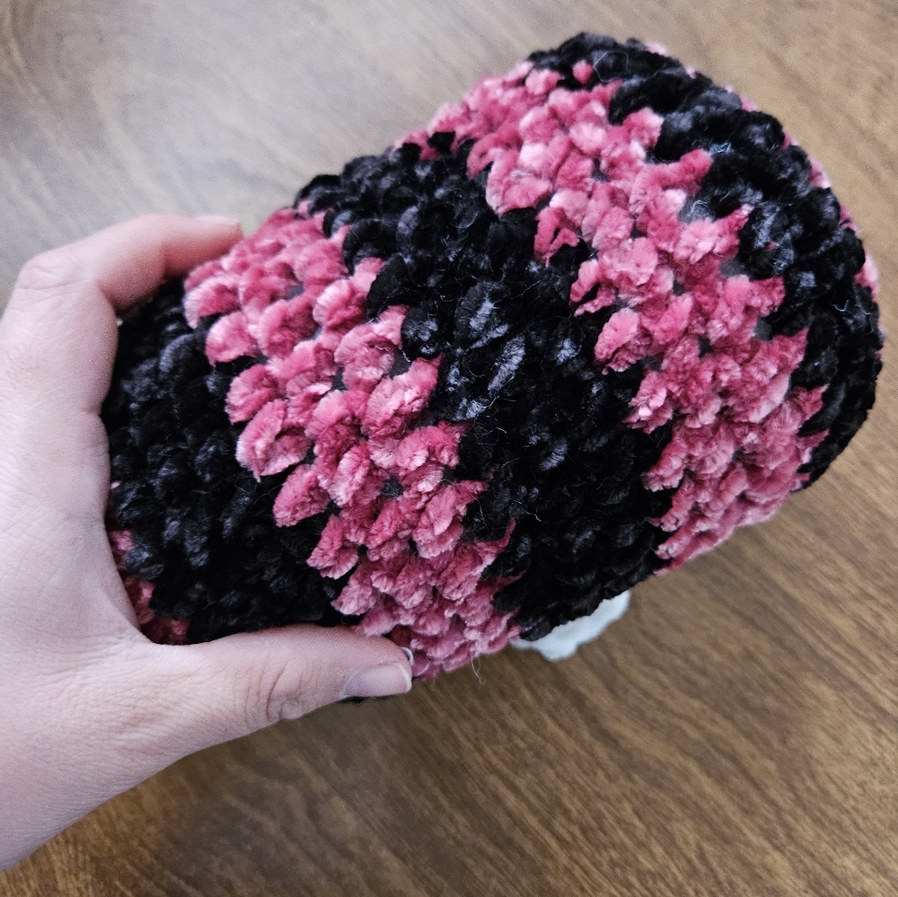 Crochet Velvet Raspberry Bee - Picture 13 of 15